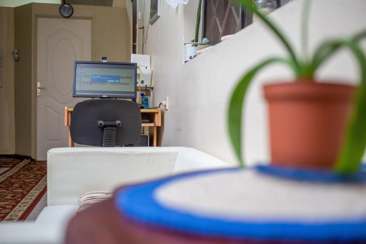 Sonja'S Guesthouse Zanderij Екстериор снимка