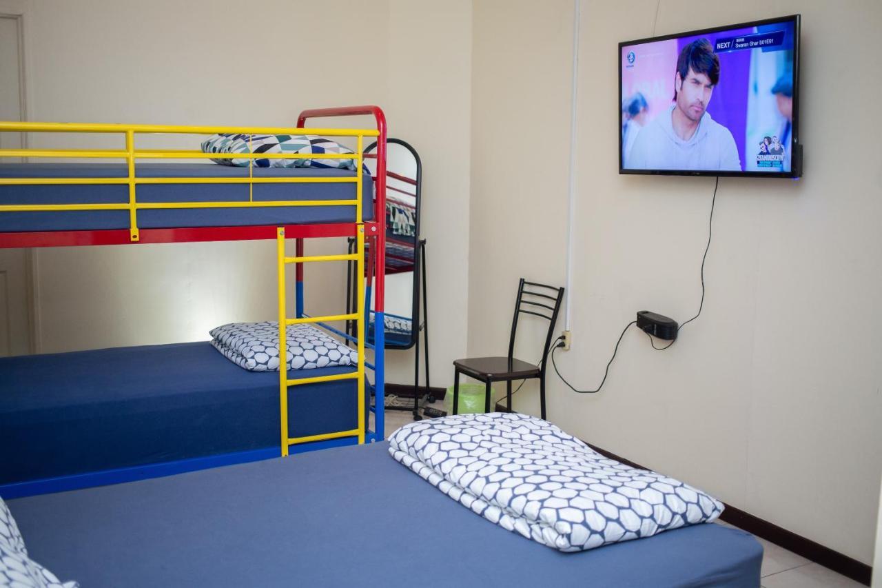 Sonja'S Guesthouse Zanderij Екстериор снимка