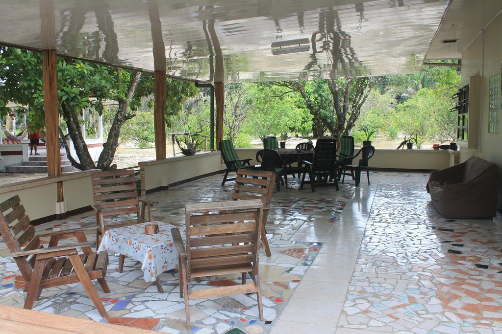 Sonja'S Guesthouse Zanderij Екстериор снимка